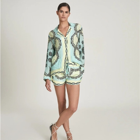 REISS Jacquetta Printed Cuban Collar Blouse - Picture 3 of 5